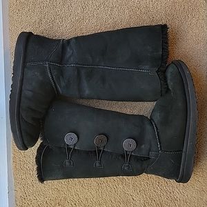 Black button Uggs tall boot